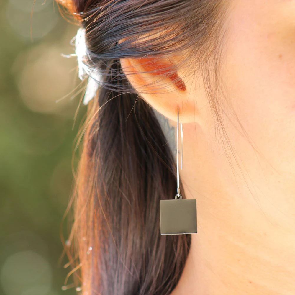 Boucles D'oreilles Acier Personnalisées - 1906 – Image 2